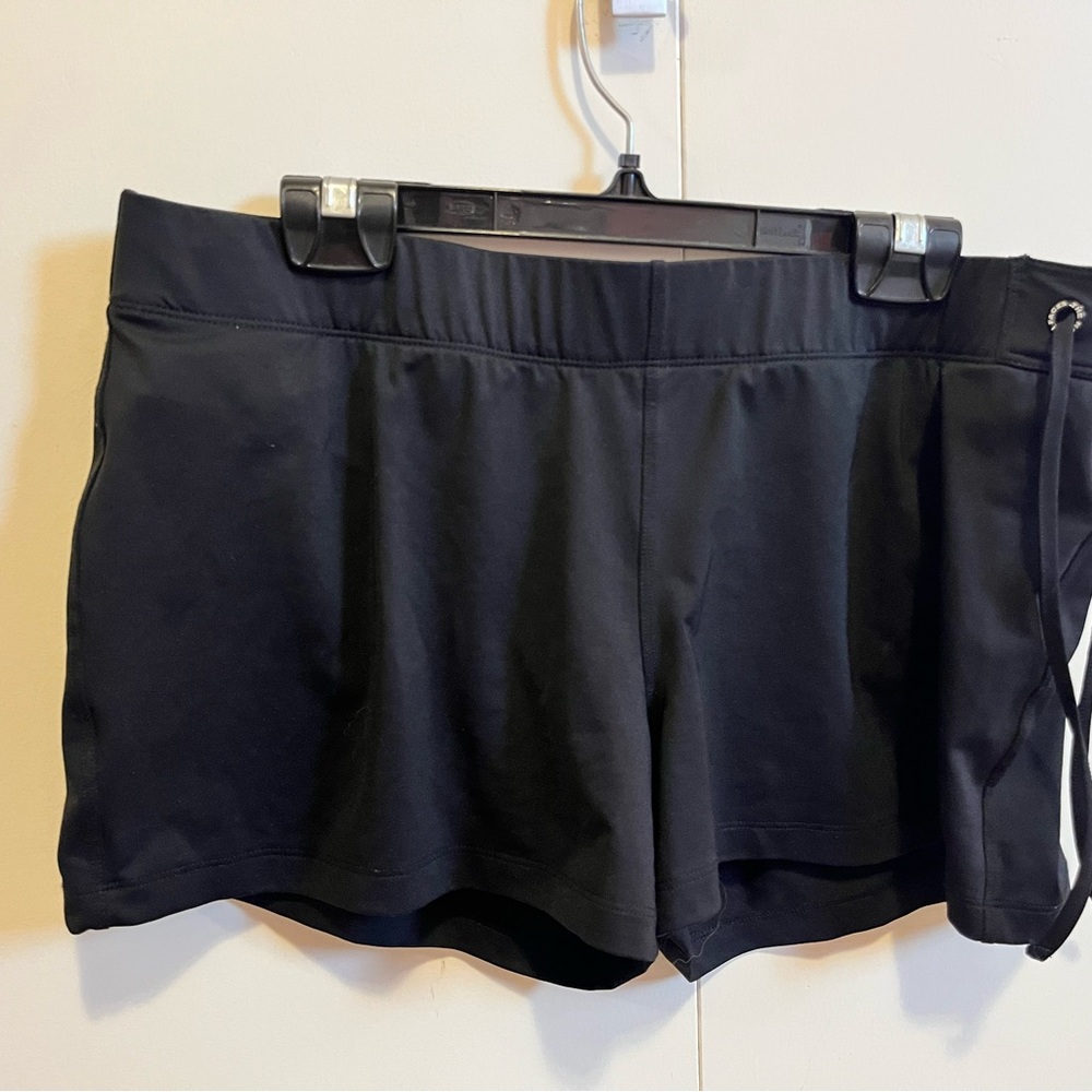 The North Face Women's Black Athletic Shorts - size M